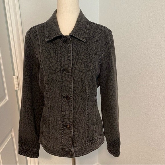 CHICO's Black Denim Animal Floral Print Vintage Jean Jacket Size M - Picture 1 of 12